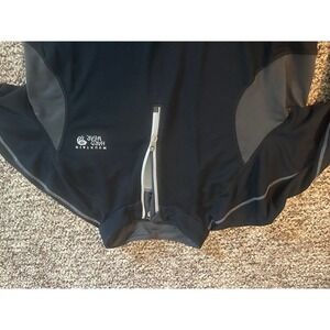mountain Hardware‎ pullover, black size small ,